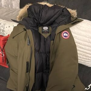 Like New!! Very Lightly worn!!
